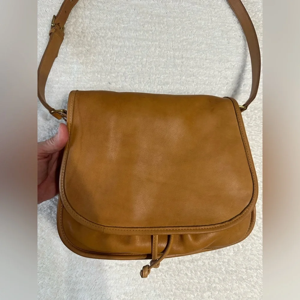 The Coach Lightweights Collection 4050 Vintage Leather Bag - Picture 3 of 17